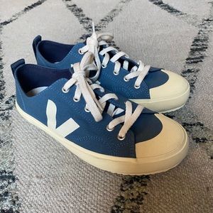 🤎SALE🤎 Veja Wata Sneakers